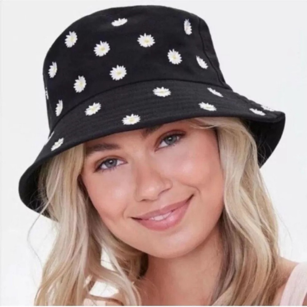 New women’s Alice & Olivia Reversible Bucket Hat Daisy Print One Size